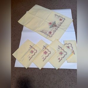 Lot table runner & 4PC table napkins placemats set yellow cotton embroidered Set
